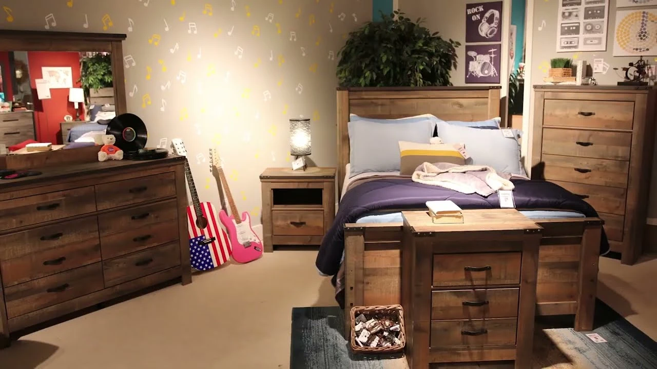 Trinell Brown Five Drawer Chest - Image 2